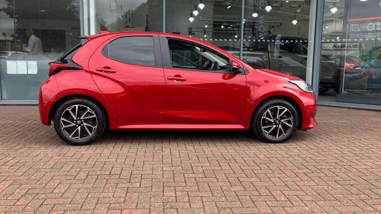 Toyota Yaris 1.5 Hybrid Design 5dr CVT Hybrid Hatchback